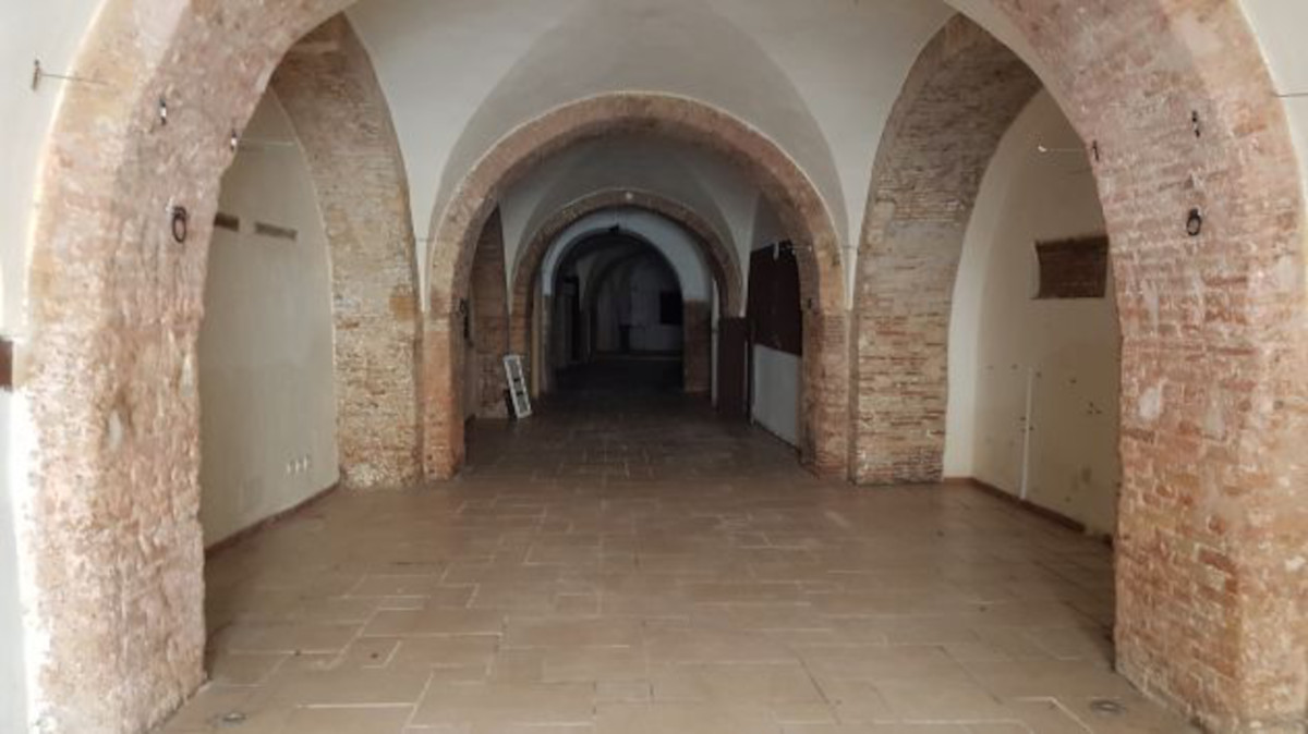 locali-e-attivita-commerciali-foggia-vendita-locale-commerciale-mq340-6bcbfa9a908d4f343ef82ce18d450d7f