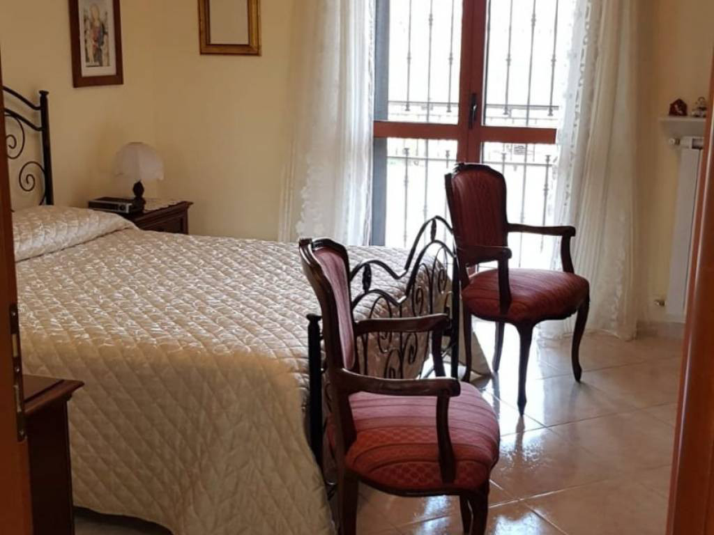 LETTO MATRIMONIALE