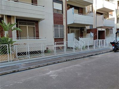 VENDITA 5 VANI + ACC.RI CON GIARDINO E BOX- P.ZZA MONS.LUISI