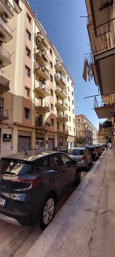 VENDITA 5 VANI + ACC.RI - VIA BARLETTA,37