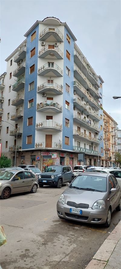 VENDITA AMPIO 5 VANI+ ACC.RI- VIALE COLOMBO,13
