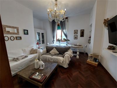 VENDITA 5 VANI + ACC. RI E CANTINA- VIALE DI VITTORIO, 14